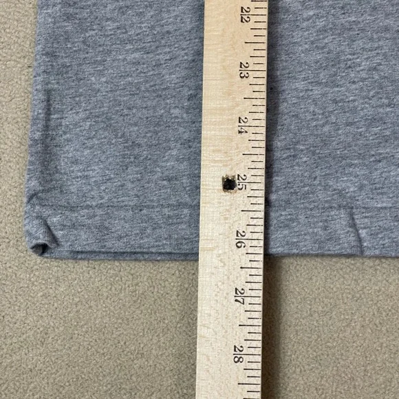 Comme des Garcons PLAY T-Shirt Womens Gray Crew Neck‎ Heart Logo Tee - Picture 3 of 9